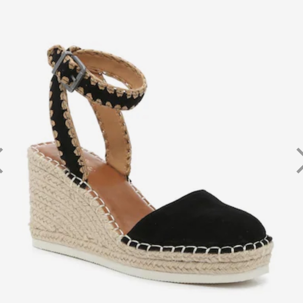 NWOT Espadrille Crown Vintage Closed Toe Wedge